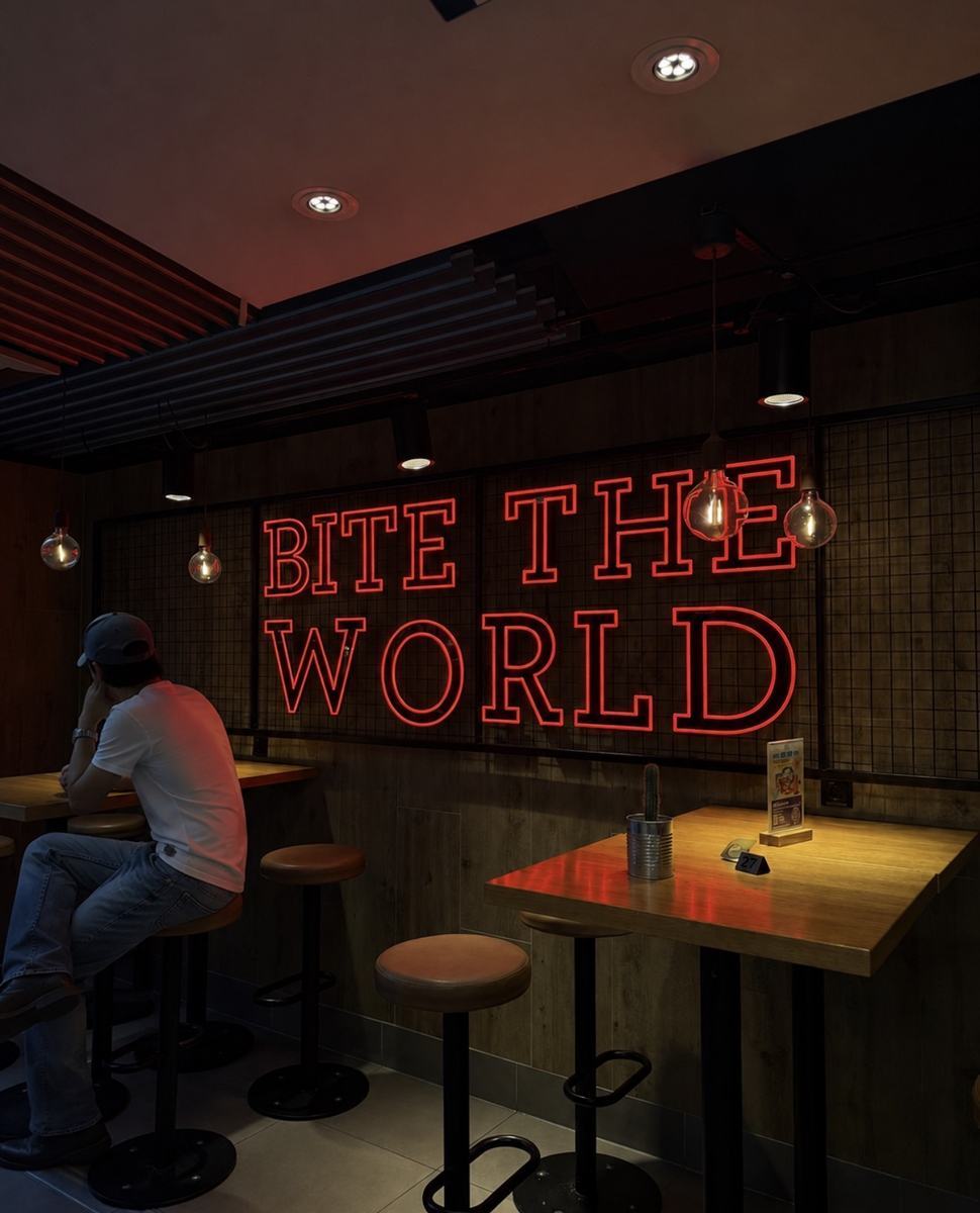 LED-Neon-Schriftzug, reale Umsetzung von Visuellewand